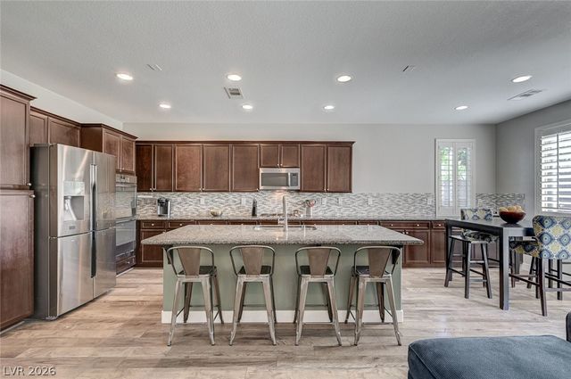 10447 Bush Mountain Avenue, Las Vegas, NV 89166