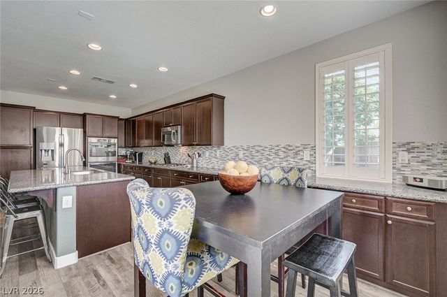 10447 Bush Mountain Avenue, Las Vegas, NV 89166