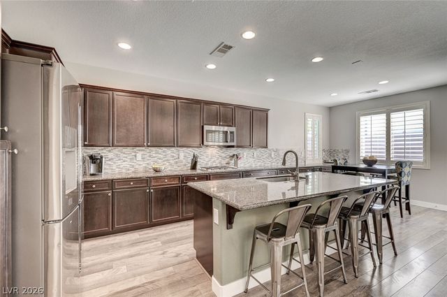 10447 Bush Mountain Avenue, Las Vegas, NV 89166