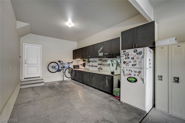 10447 Bush Mountain Avenue, Las Vegas, NV 89166