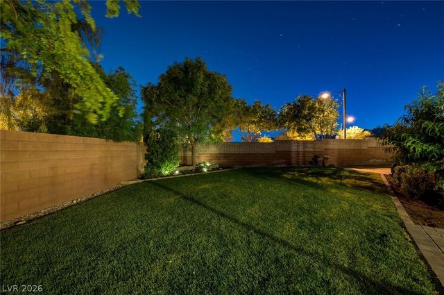 10447 Bush Mountain Avenue, Las Vegas, NV 89166