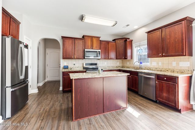 201 Rosslyn Chapel Lane, Cameron, NC 28326