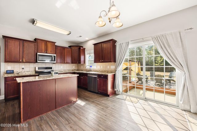 201 Rosslyn Chapel Lane, Cameron, NC 28326