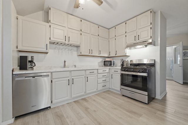 208 Lakeshore Drive, Michigan City, IN 46360
