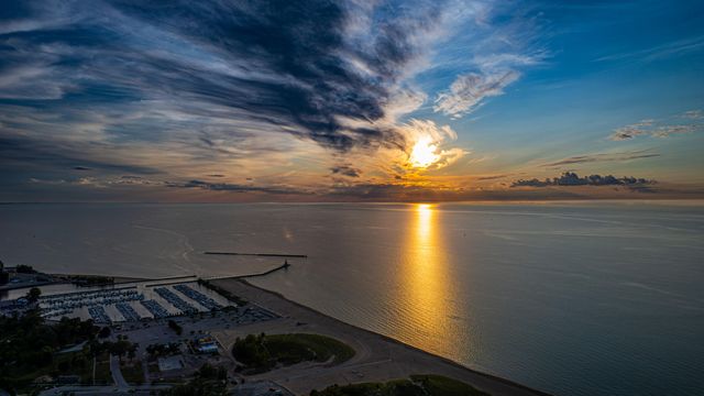 208 Lakeshore Drive, Michigan City, IN 46360
