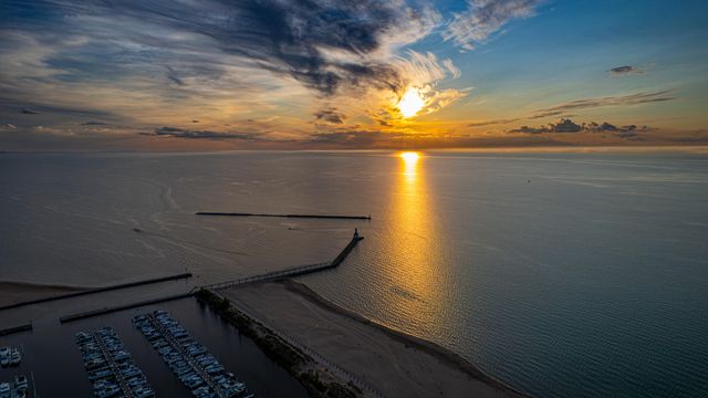 208 Lakeshore Drive, Michigan City, IN 46360