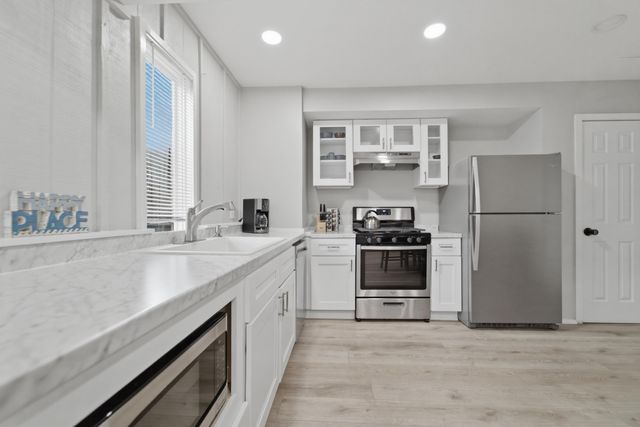 208 Lakeshore Drive, Michigan City, IN 46360