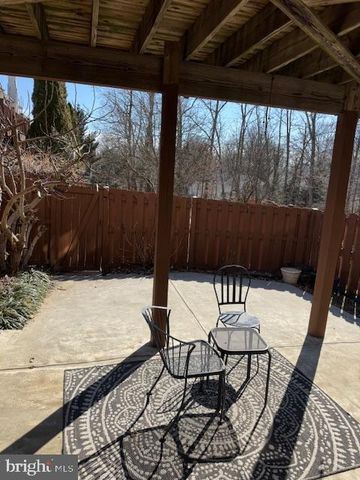 6357 REGAL OAK DR, Springfield, VA 22152