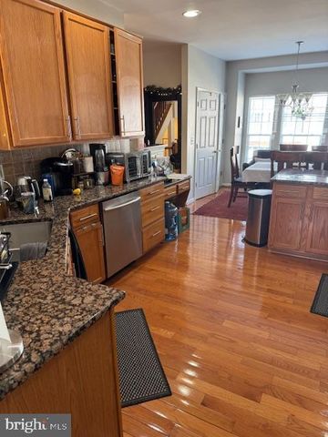 6357 REGAL OAK DR, Springfield, VA 22152