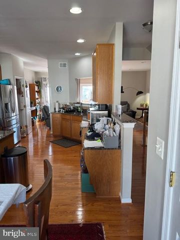 6357 REGAL OAK DR, Springfield, VA 22152