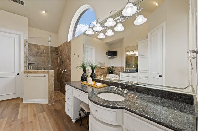 2705 Harborside Drive, Granbury, TX 76048