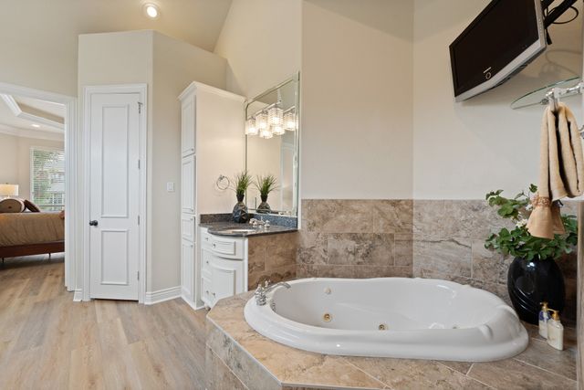 2705 Harborside Drive, Granbury, TX 76048