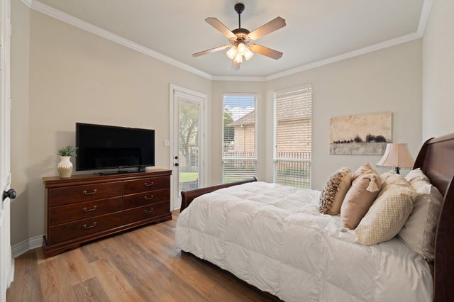 2705 Harborside Drive, Granbury, TX 76048