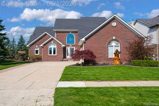 48333 Manchester Drive, Macomb Township, MI 48044
