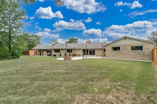2420 N Dellrose St, Wichita, KS 67220