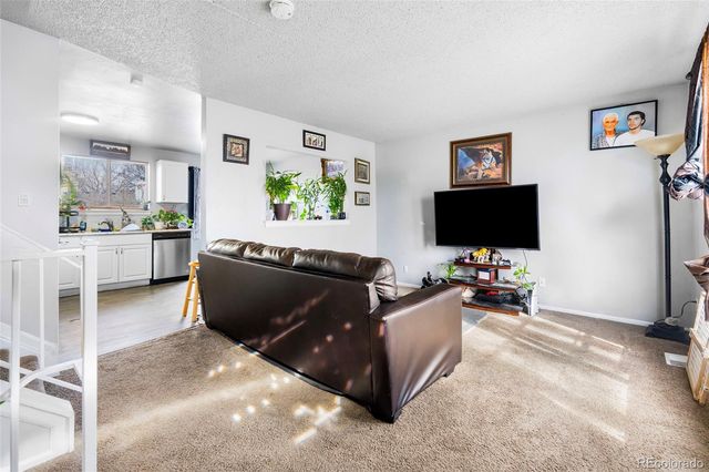 4609 Fontana Way, Denver, CO 80239