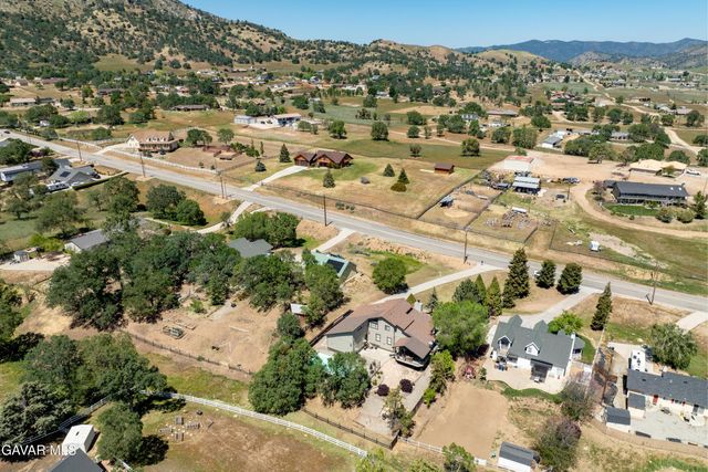 21020 White Pine Drive, Tehachapi, CA 93561
