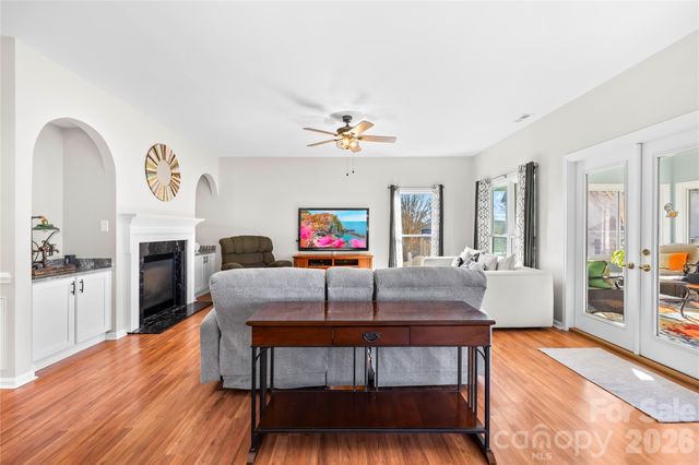 586 Gatsby Place NW, Concord, NC 28027