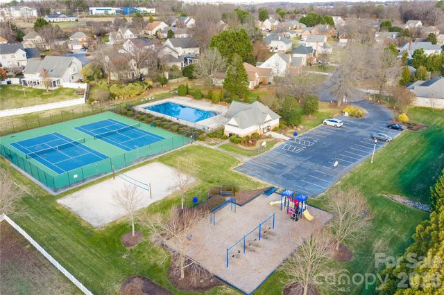 586 Gatsby Place NW, Concord, NC 28027