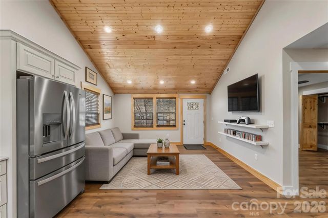 522 Brandon Road, Black Mountain, NC 28711