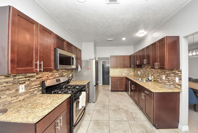 16111 Copper Canyon Drive, Friendswood, TX 77546