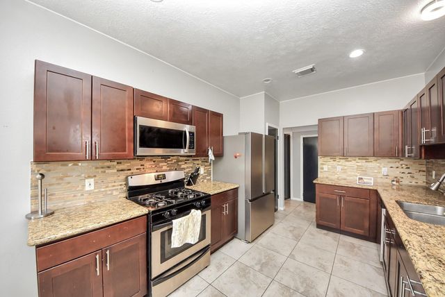 16111 Copper Canyon Drive, Friendswood, TX 77546