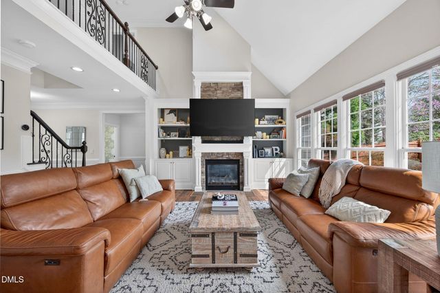 117 Cobblepoint Way, Holly Springs, NC 27540