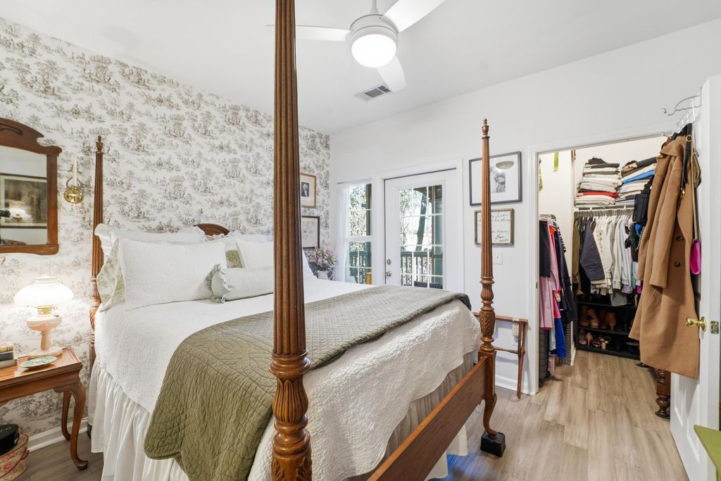 Image 12 of property listing at 1423 Telfair Way, Charleston, SC 29412