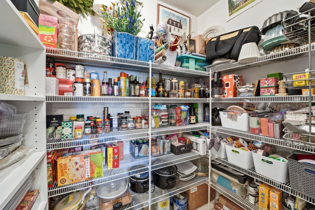 Image 19 of property listing at 1423 Telfair Way, Charleston, SC 29412