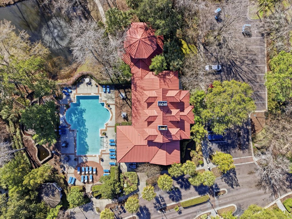 Image 3 of property listing at 1423 Telfair Way, Charleston, SC 29412