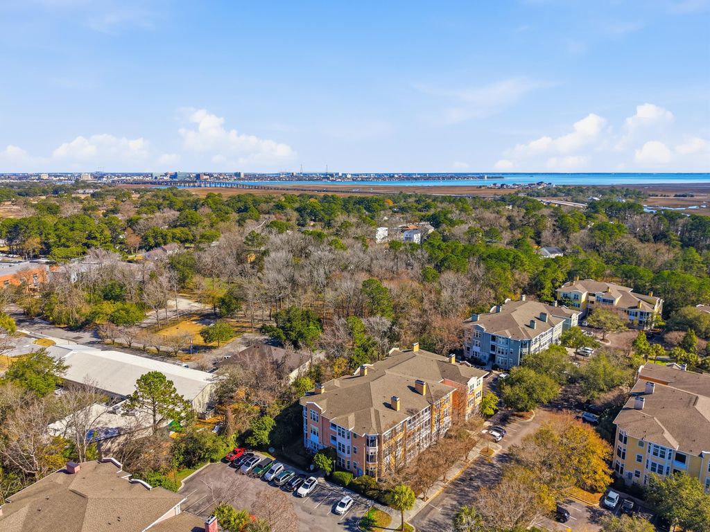 Image 41 of property listing at 1423 Telfair Way, Charleston, SC 29412