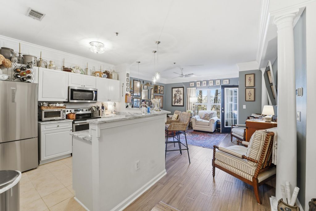 Image 6 of property listing at 1423 Telfair Way, Charleston, SC 29412