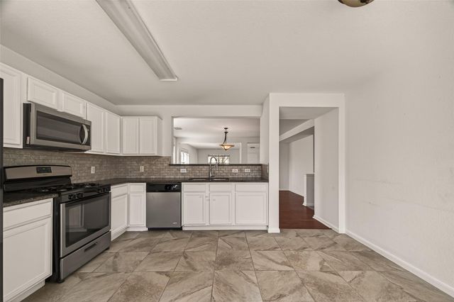 4719 Silver Spruce Lane, Friendswood, TX 77546