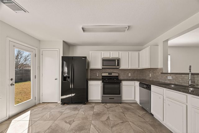 4719 Silver Spruce Lane, Friendswood, TX 77546