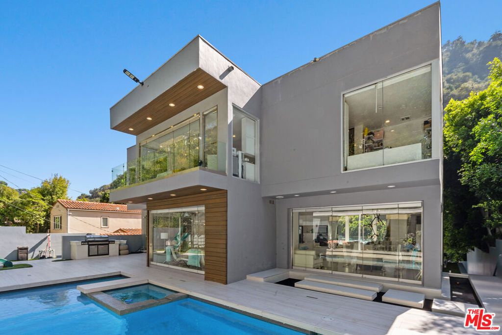 1590 BENEDICT CANYON Drive, Beverly Hills, CA 90210 — photo 3