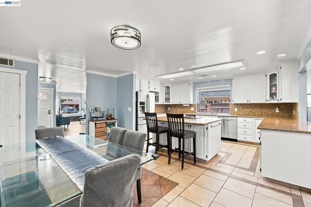 31262 San Andreas Dr, Union City, CA 94587