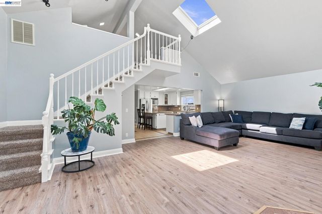 31262 San Andreas Dr, Union City, CA 94587