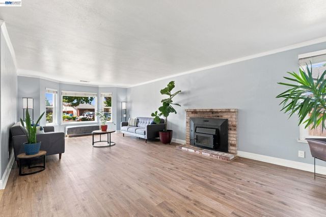 31262 San Andreas Dr, Union City, CA 94587