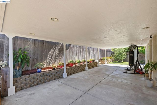 31262 San Andreas Dr, Union City, CA 94587
