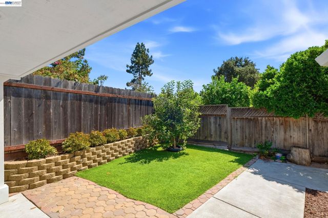 31262 San Andreas Dr, Union City, CA 94587