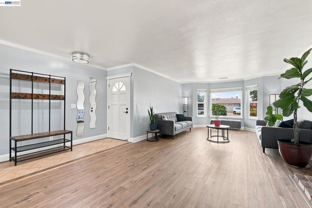 31262 San Andreas Dr, Union City, CA 94587