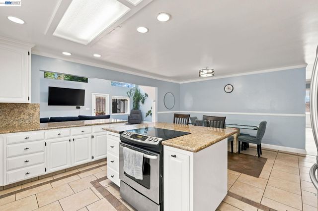 31262 San Andreas Dr, Union City, CA 94587