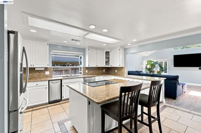 31262 San Andreas Dr, Union City, CA 94587