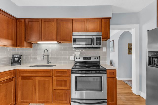 1160 James Avenue, Saint Paul, MN 55105