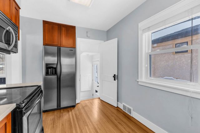 1160 James Avenue, Saint Paul, MN 55105