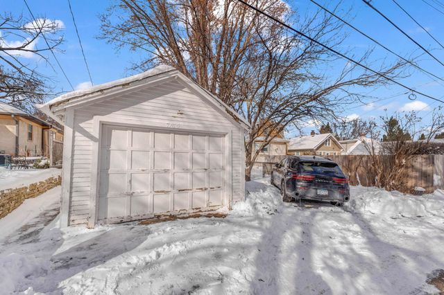 1160 James Avenue, Saint Paul, MN 55105