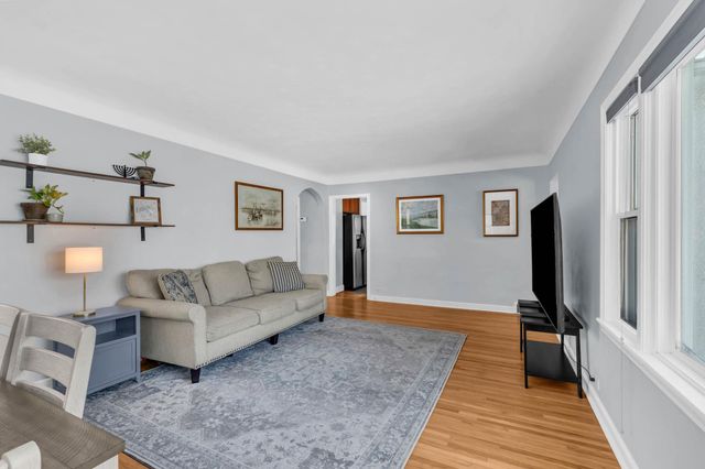 1160 James Avenue, Saint Paul, MN 55105