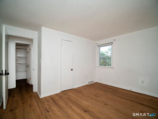 38 Mettler Street, Woodbridge, CT 06525
