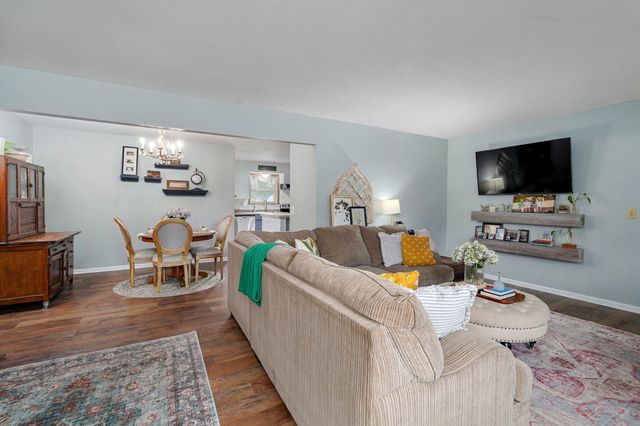 339 S Cedarbrook, Monett, MO 65708