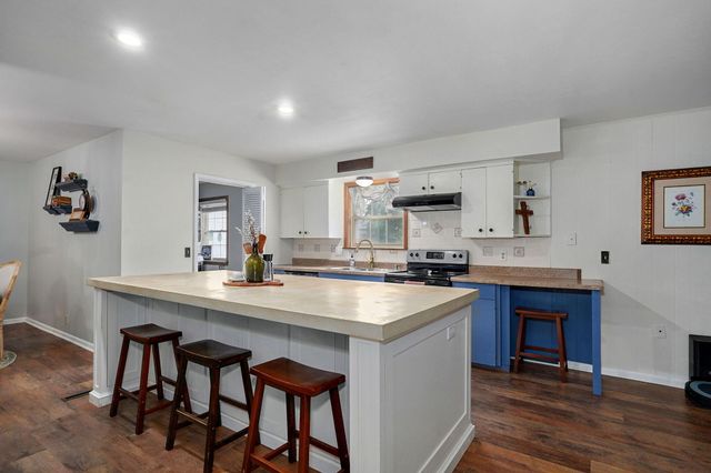 339 S Cedarbrook, Monett, MO 65708